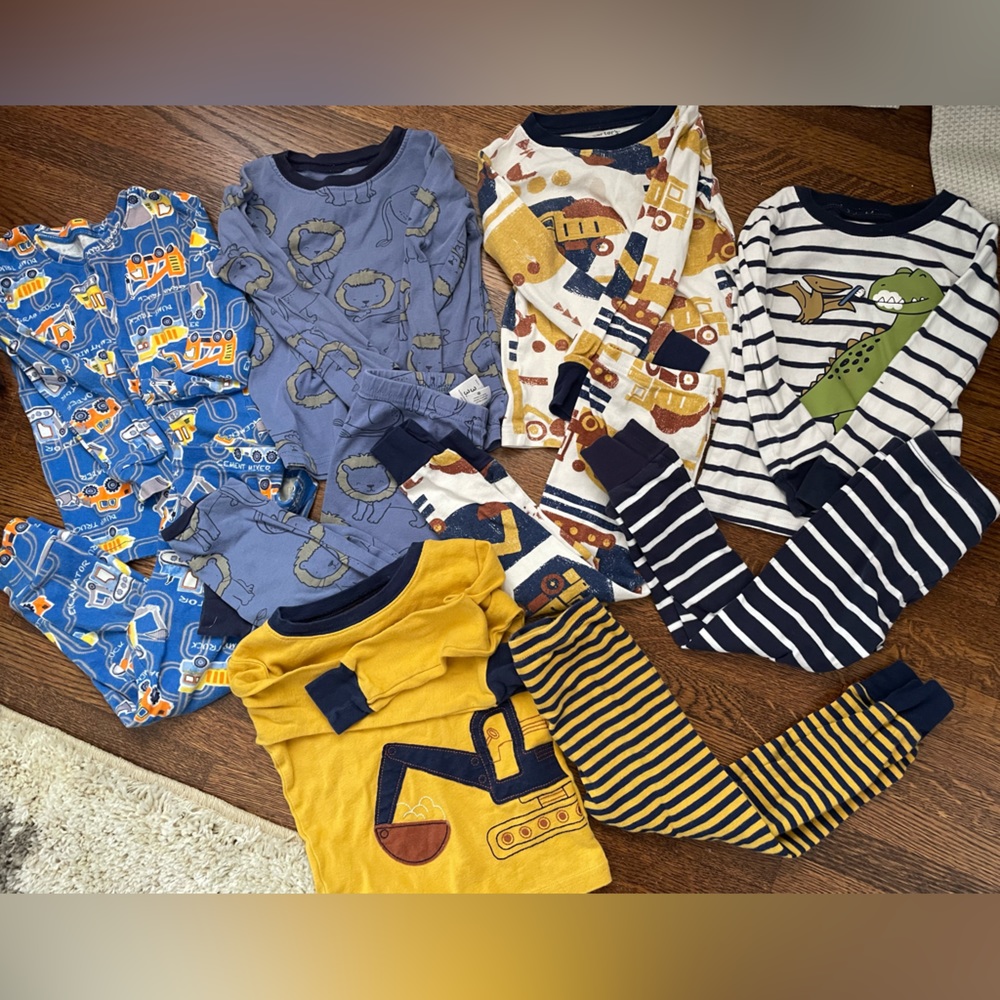 5 sets of long sleeve and pants pajamas